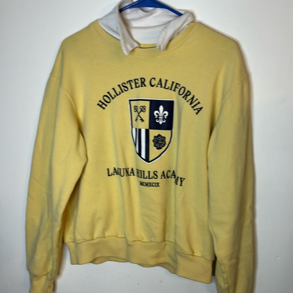 Hollister Sweater Size M Used